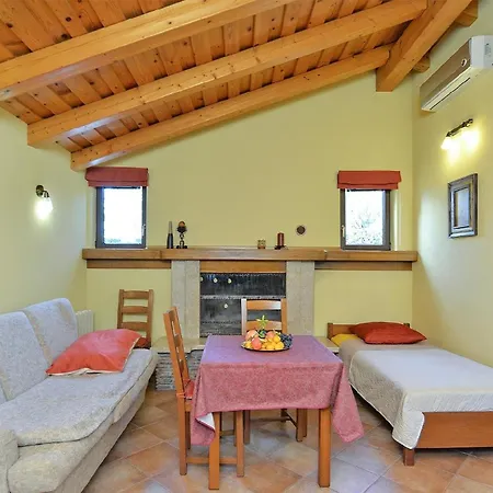 Apartment Für 3 Personen In Rovinj, Istrien - B43240